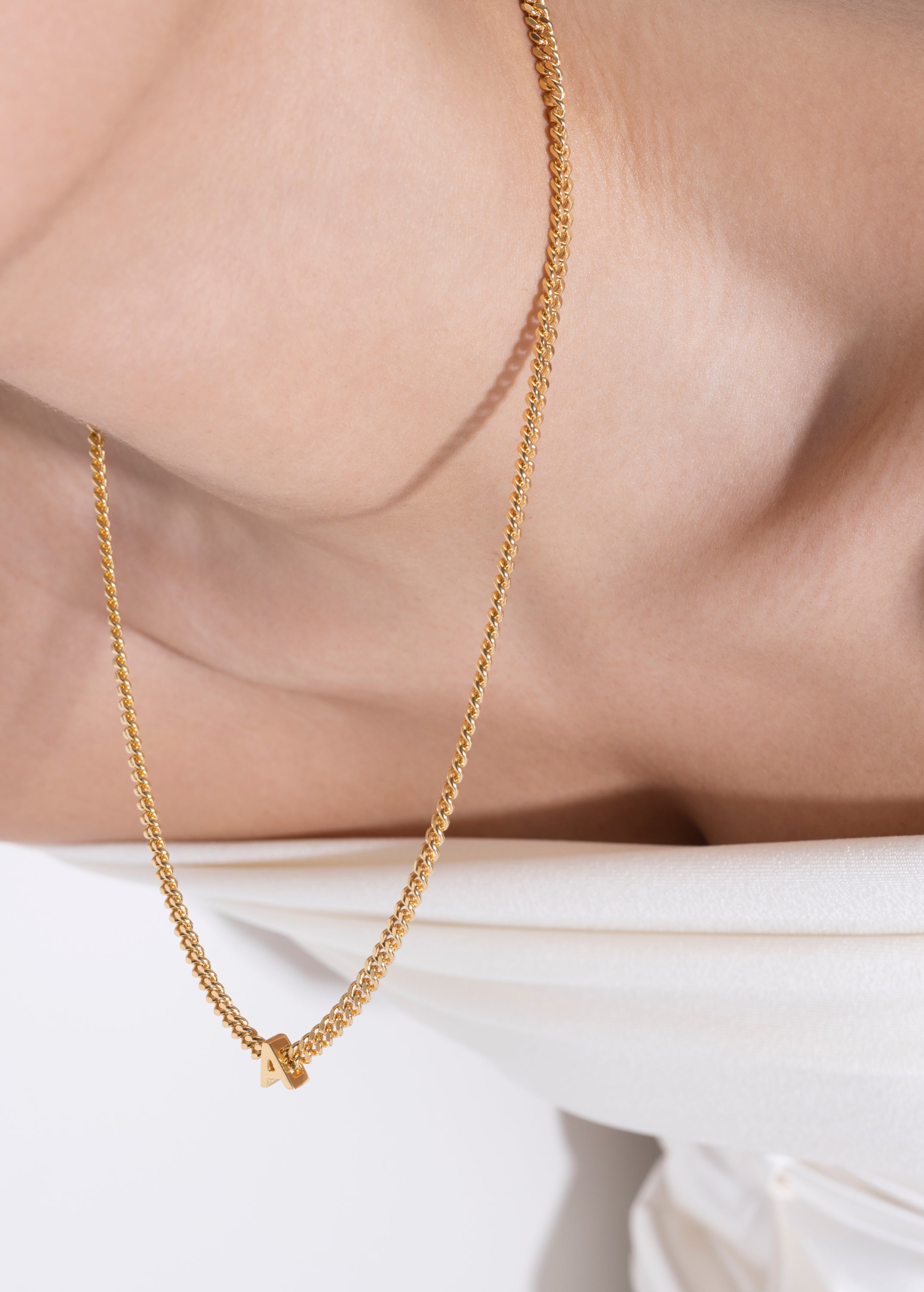 collier alphabet avec pendentif A