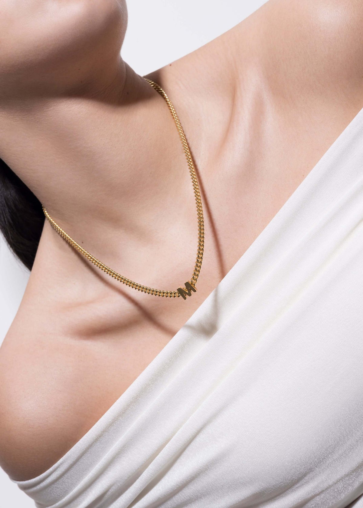 collier alphabet avec pendentif M Colliers