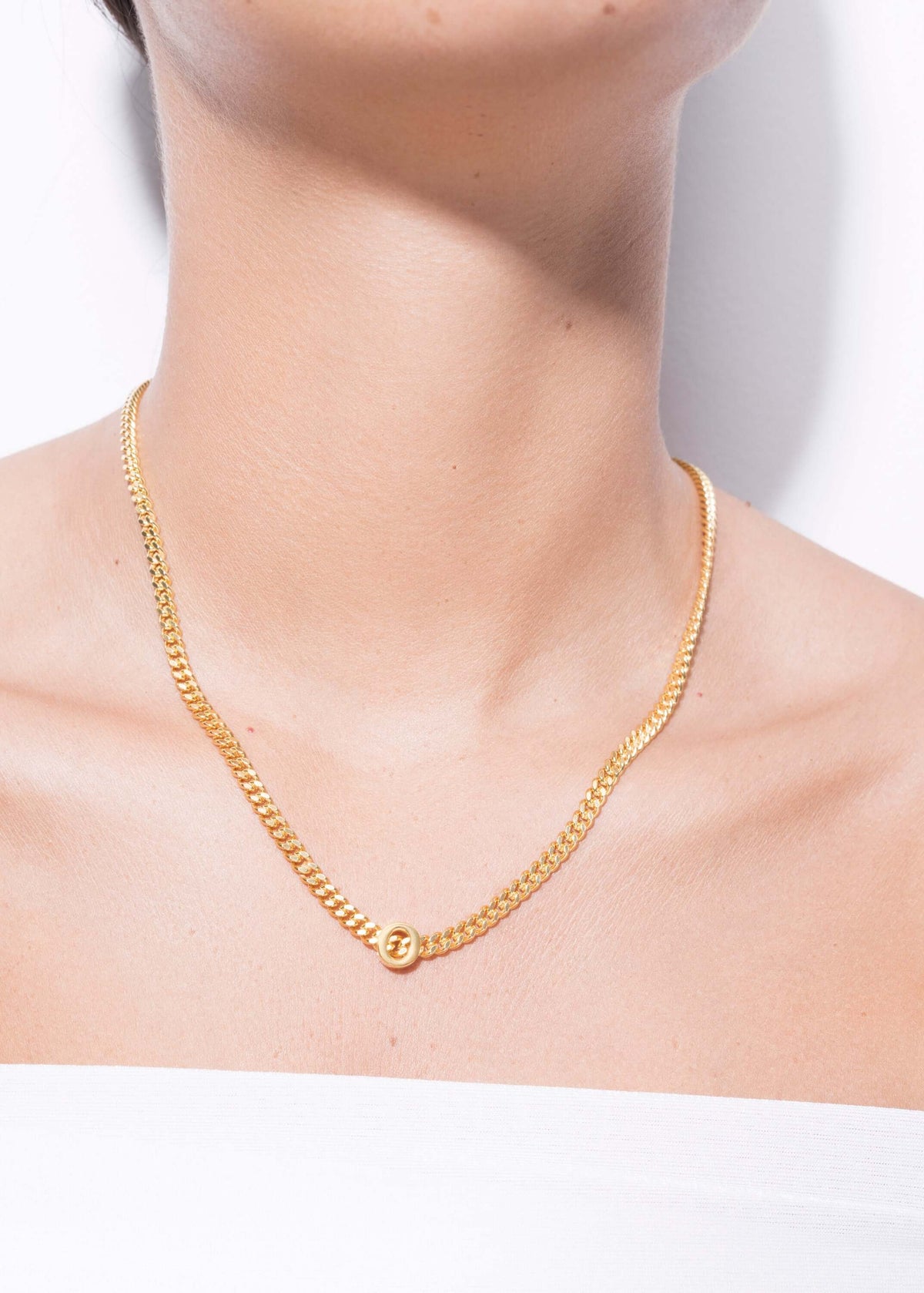 alphabet necklace with pendant O Necklaces