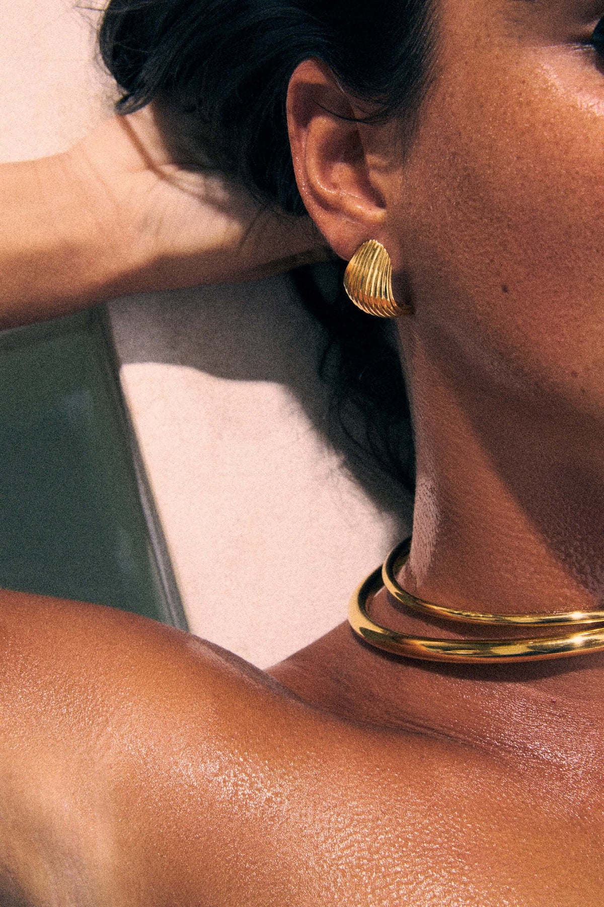 Arlo little choker choker