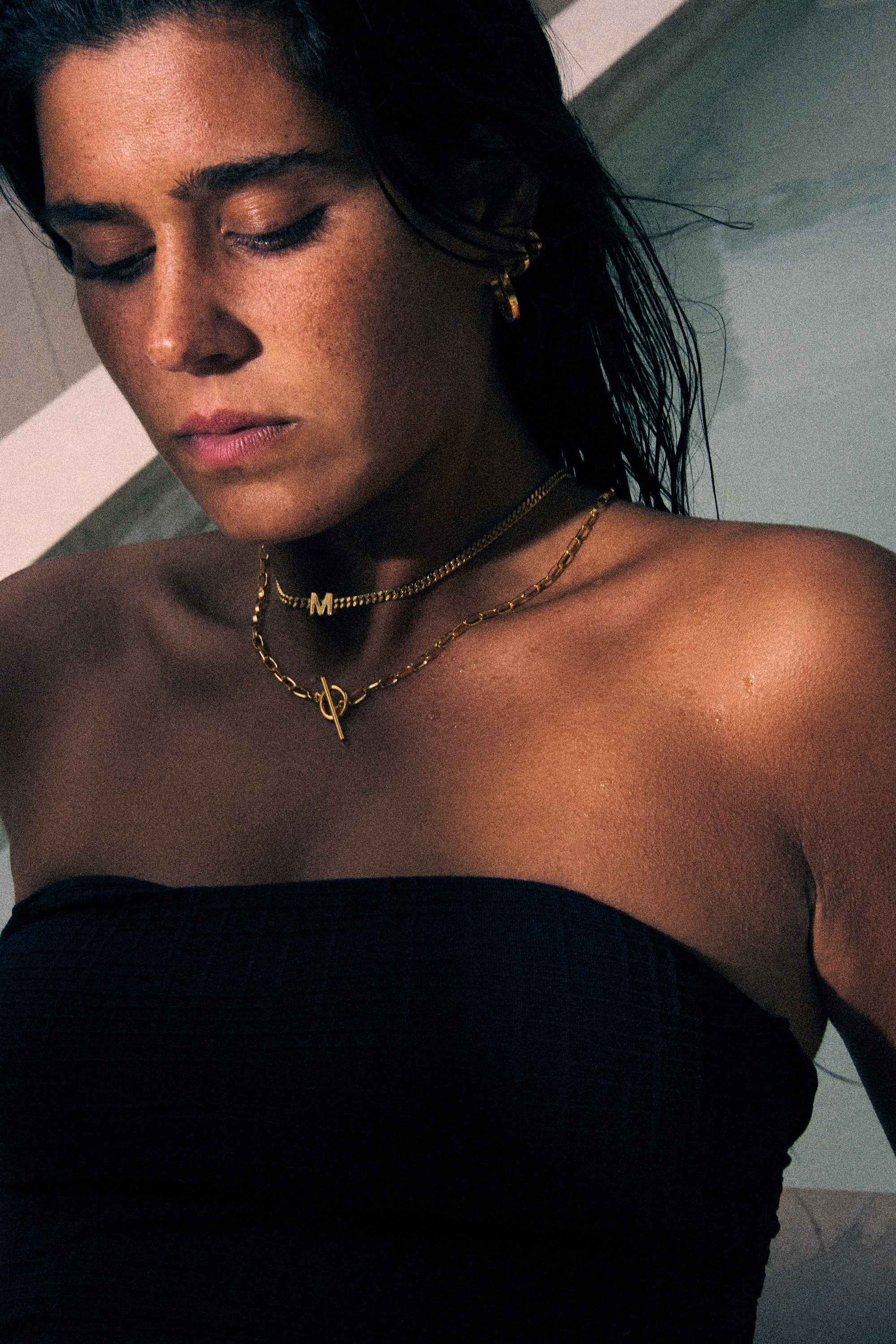 collier alphabet avec pendentif M Colliers