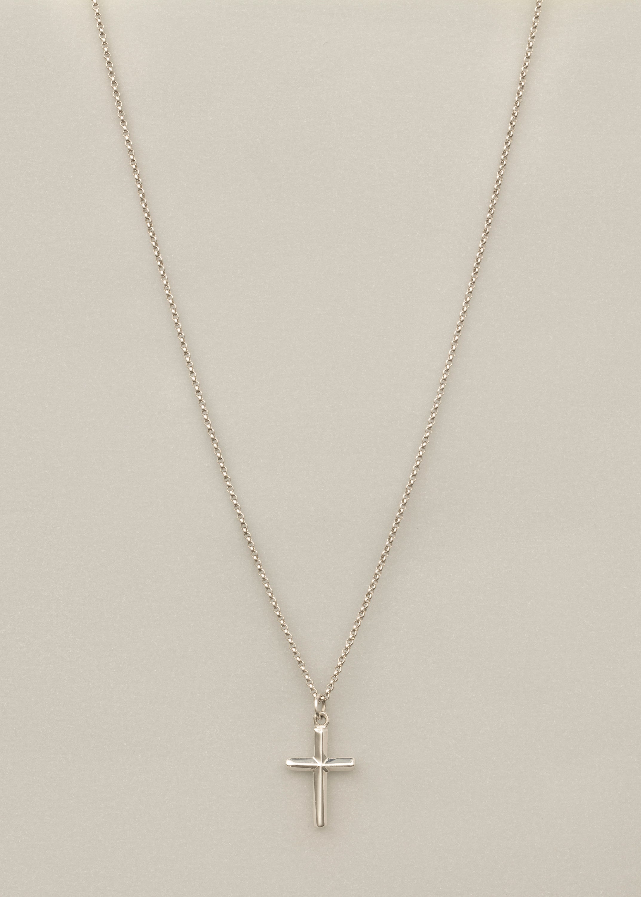 cr necklace in silver