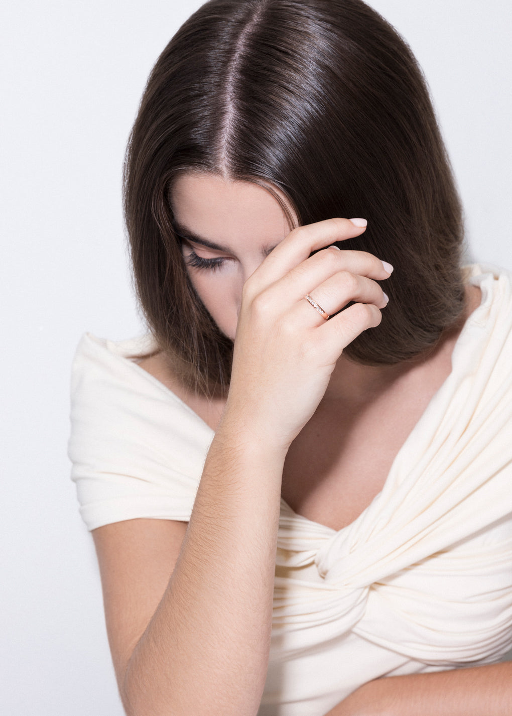 we 18k engagement multiple diamonds ring